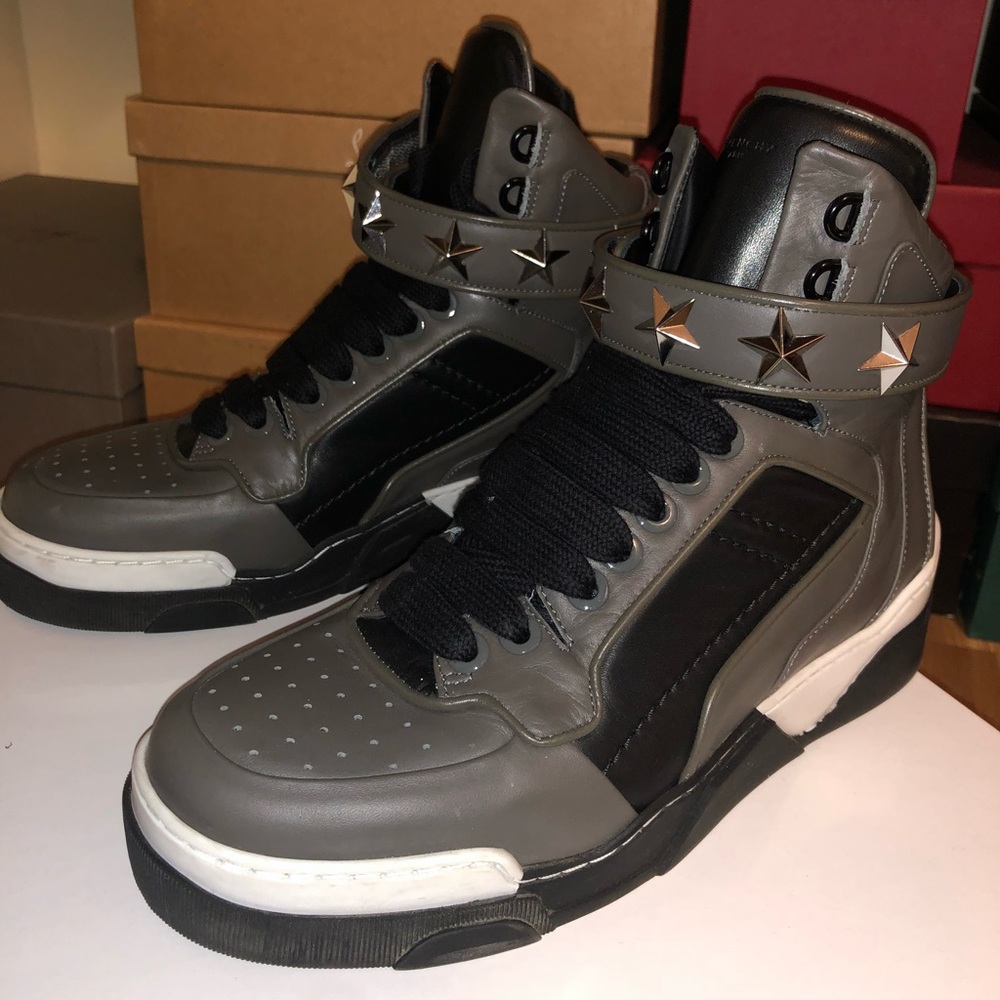 Givenchy men’s sneaker size40
